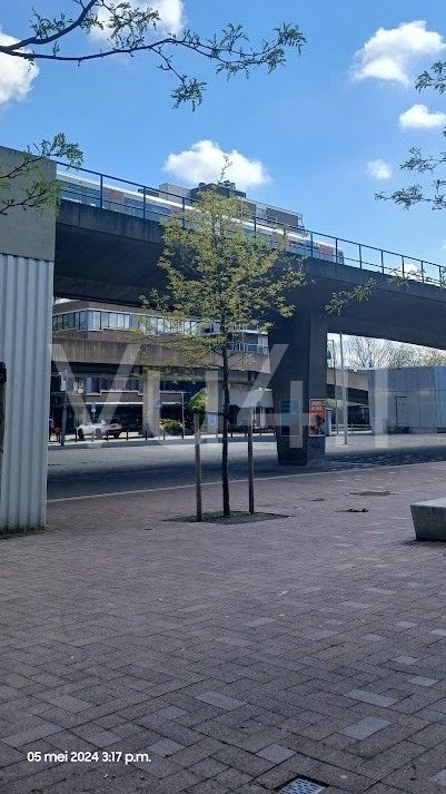 Zuidplein Metro Durağı